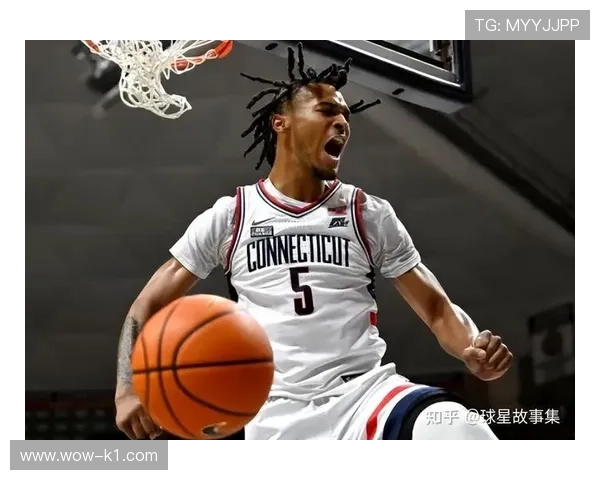 斯蒂芬·卡斯尔利用无球跑动提升三分效率明显优于队友鲍尔